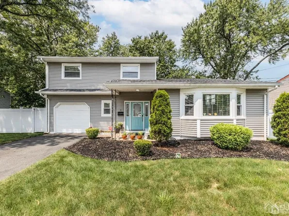 9 Gaffney Way, Port Reading, NJ 07064