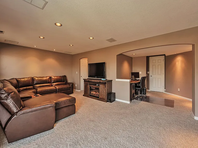 219 W Jamison Cir #25 — Photo 4