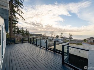 7459 Sunset Dr, Blaine, WA 98230