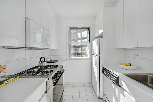 Sold by Compass | media 19