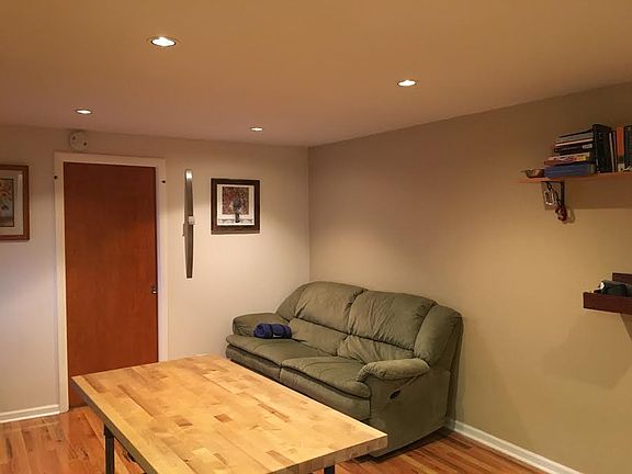 2nd image of 60 E Bellevue Pl #3-B