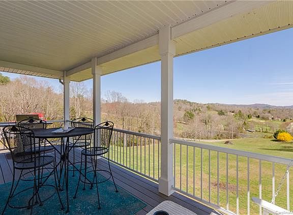 5th image of 186 Greens View Dr