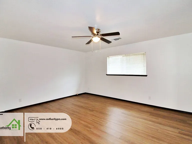 8615 Patricia Dr — Photo 18