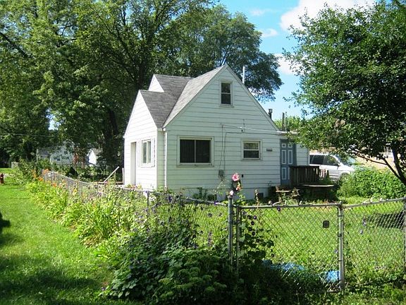 3rd image of 200 Highmoor Dr