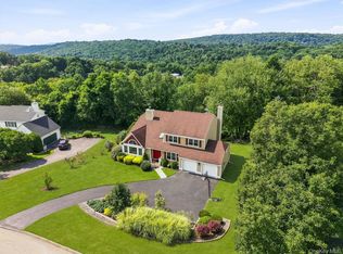 28 E Hill Rd, Cortlandt Manor, NY 10567