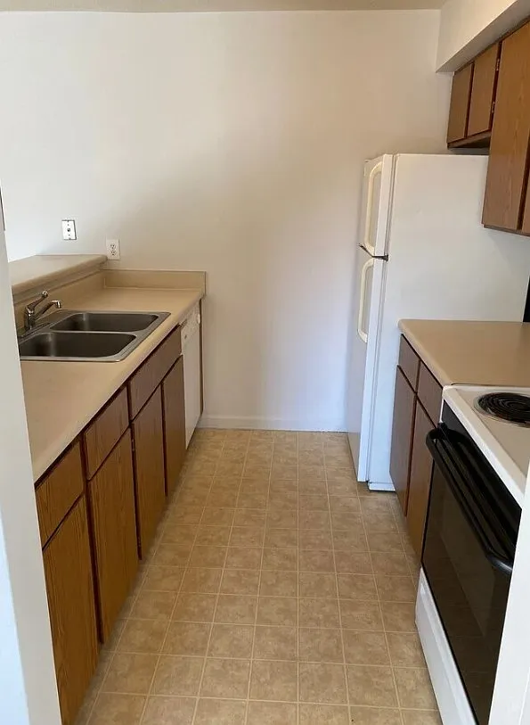 1 bed, 750 sqft, $950 — Photo 3