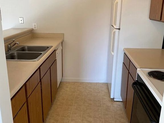 3rd image of 14555 Harrison St #1