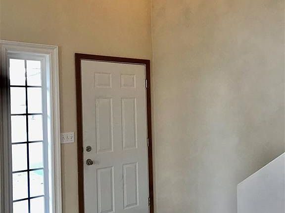 2nd image of 3039 Bauer Dr