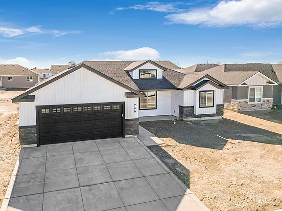 3rd image of 746 Cortni Dr