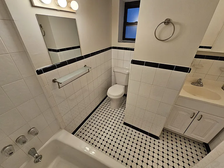 302 W 76th St #3C — Photo 8