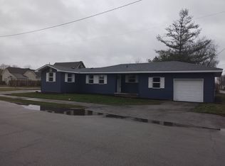 903 S 18th St, Elwood, IN 46036