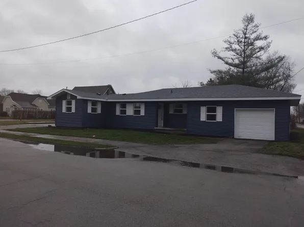 903 S 18th St, Elwood, IN 46036