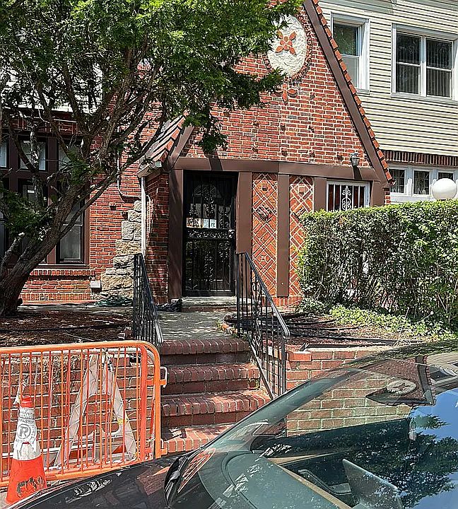 13070 226th St, Laurelton, NY 11413 Zillow