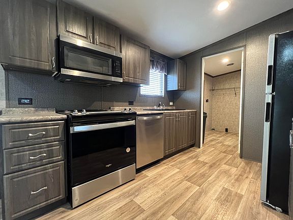 3rd image of 516 May St