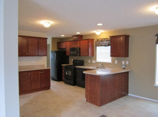 6223 Liberty Mill Dr, Fenton, MI 48430