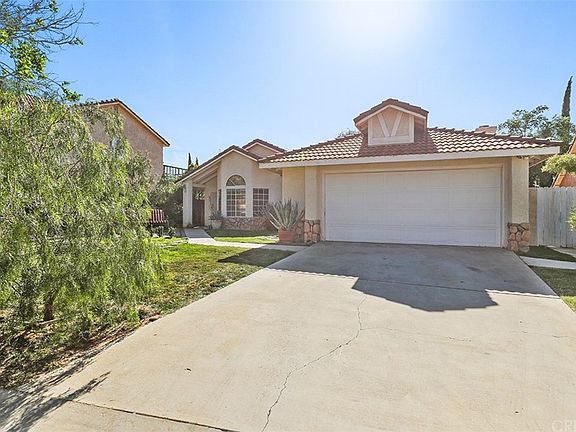 3rd image of 37421 Larchwood Dr