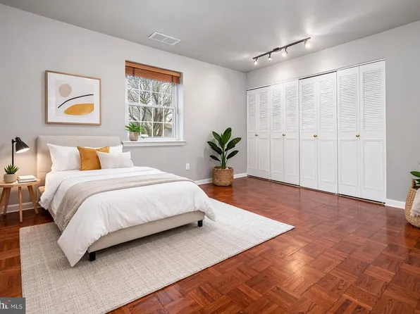 4000 Gypsy Ln Unit 210, Philadelphia, PA 19129