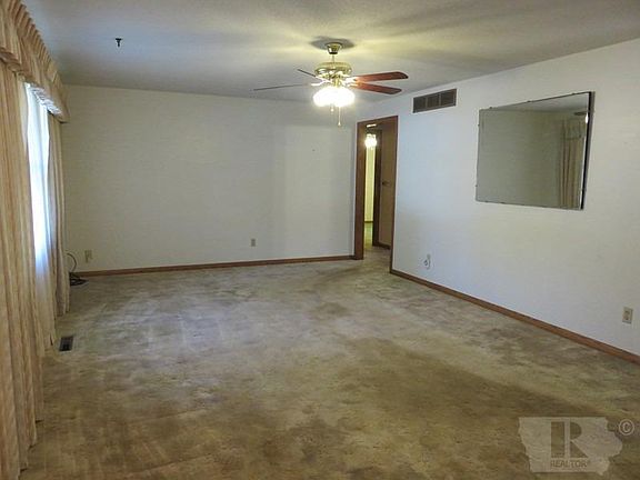 2nd image of 312 S Hampshire Pl