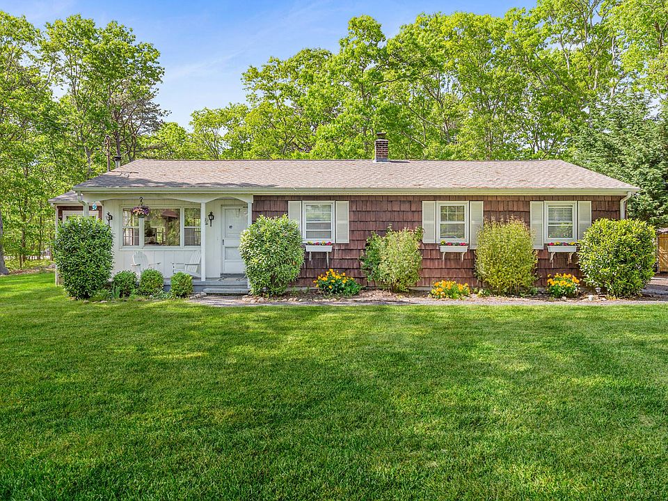 1st image of 2 Evergreen Ln