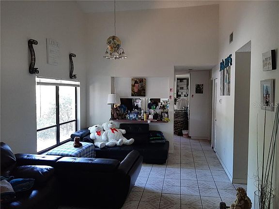 4th image of 7820 Niagara Ave