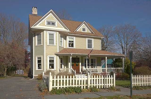 1st image of 7 Linden Pl