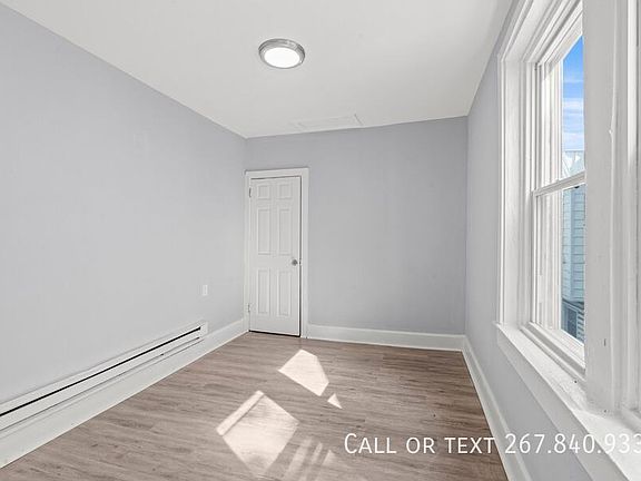 3rd image of 129-131 E Roosevelt Blvd #129.5