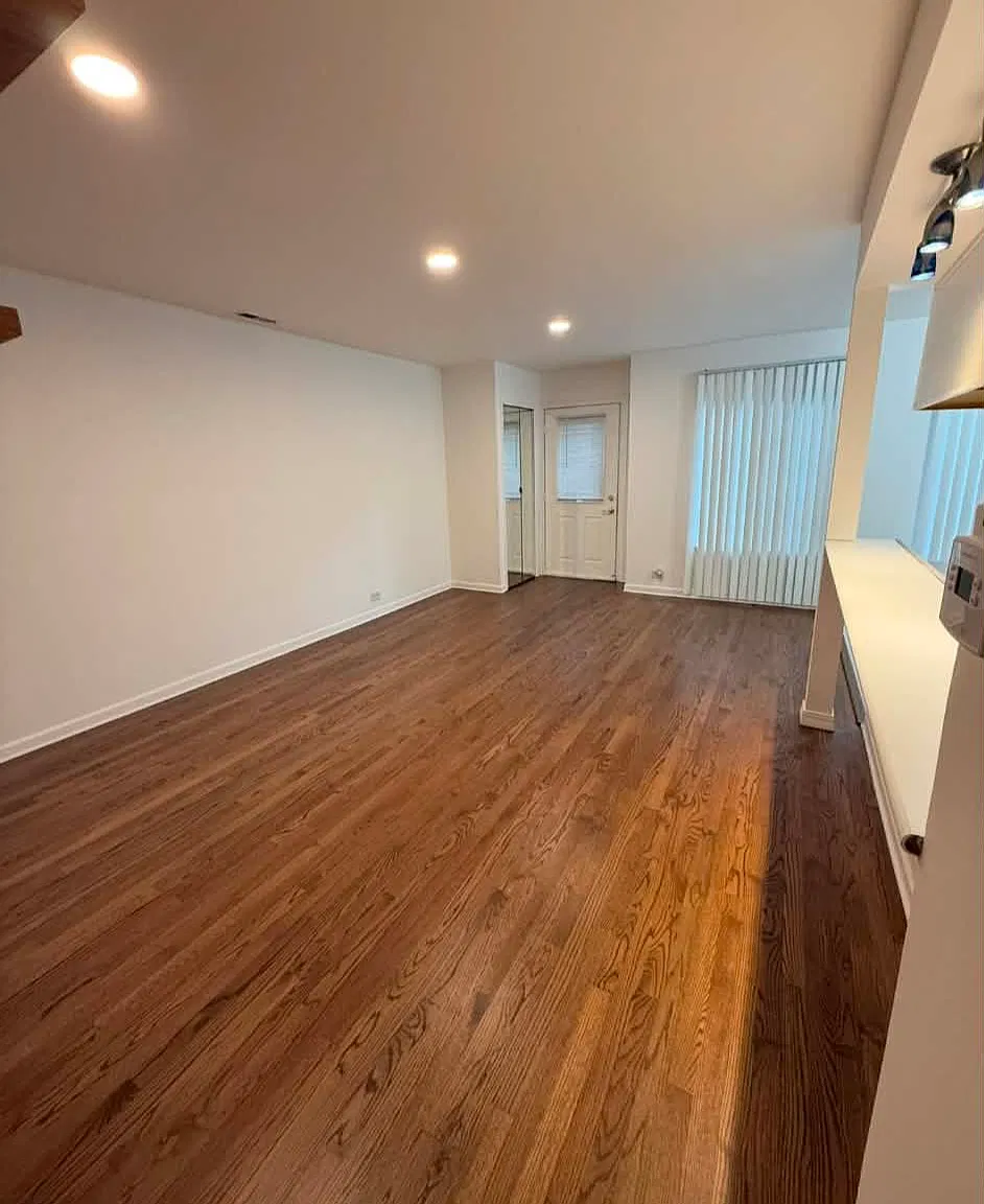 2 bed, 1000 sqft, $2,300 — Photo 2