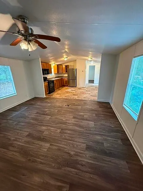 3 bed, 1280 sqft, $1,395 — Photo 3