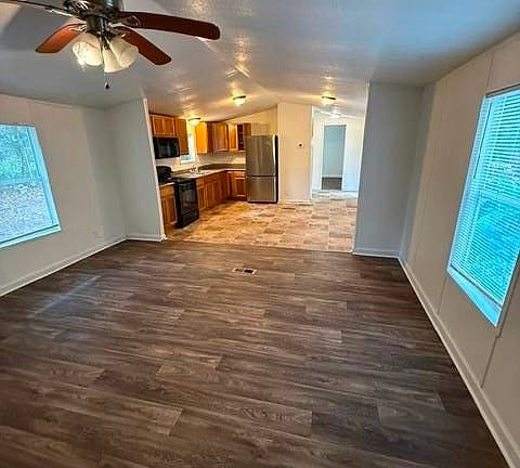 3rd image of 1427 Rita Rd