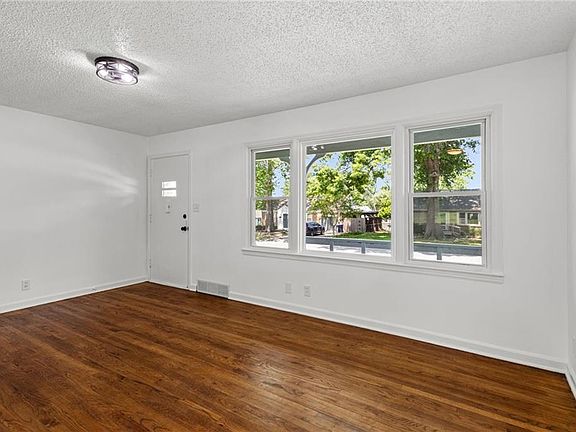 5th image of 3605 NE 52nd Ter