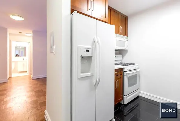 Rented by Bond New York | media 8