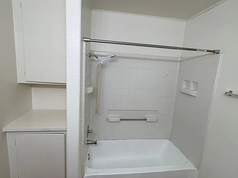 14333 La Crescenta Ave — Photo 10