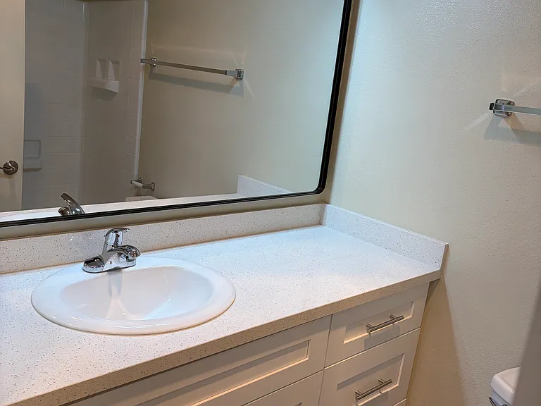 331 W Stocker St #10 — Photo 13