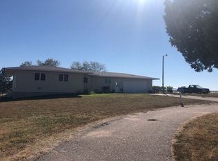 31951 736th Rd, Champion, NE 69023
