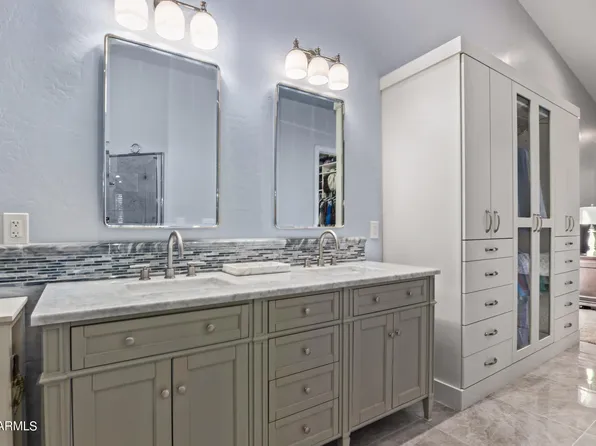 13 W SILVERWOOD Drive, Phoenix, AZ 85045