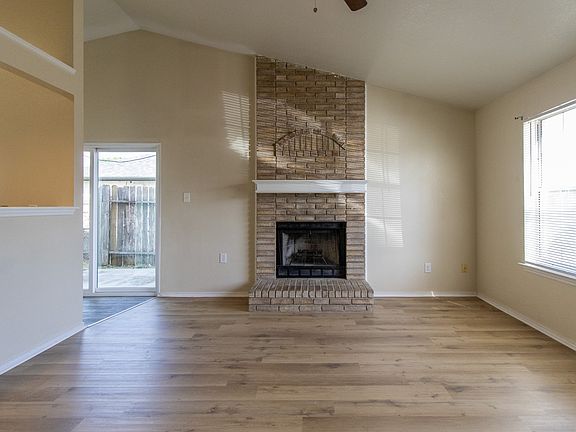 4th image of 2807 Armadillo Dr