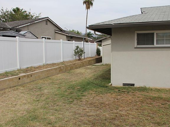 4th image of 7432 Seine Ave