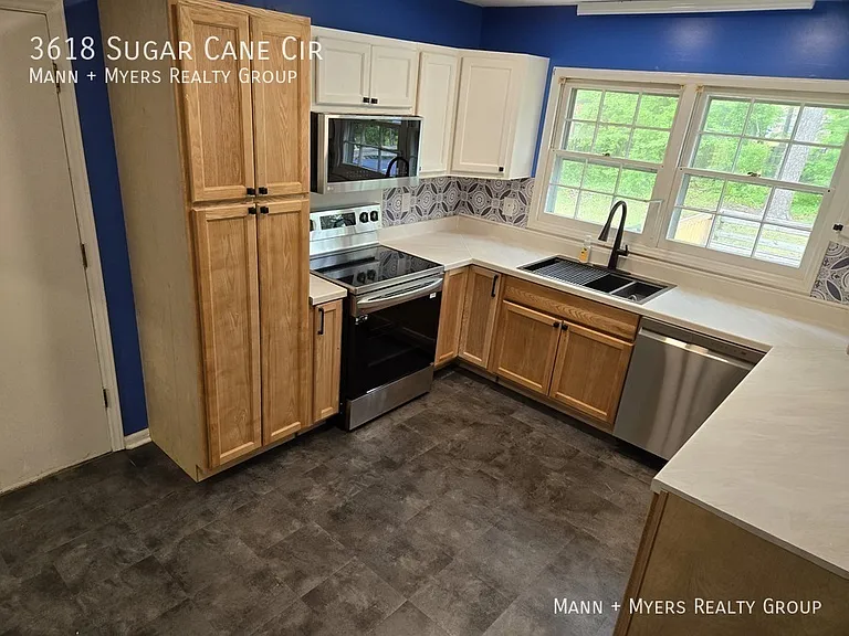 3618 Sugar Cane Cir — Photo 13