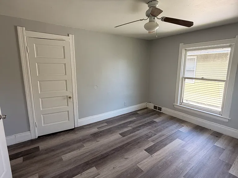 3915 Lockwood Ave #2 — Photo 6