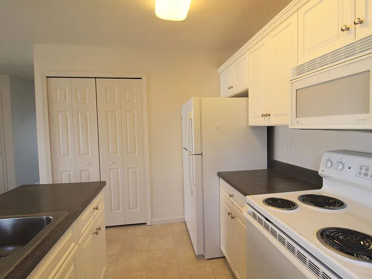 1036 John Hancock Pl — Photo 9