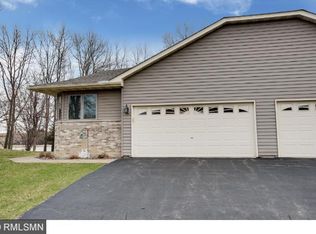 30325 Newlander Trl, Lindstrom, MN 55045