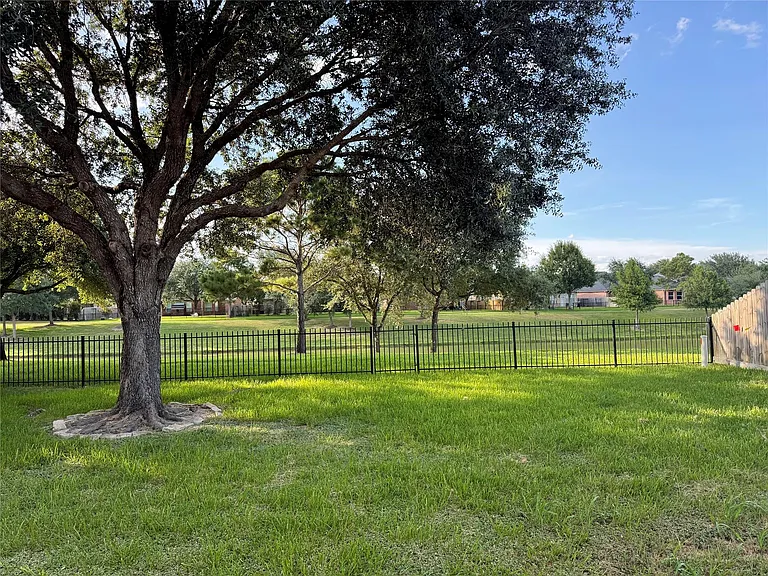 12807 Southern Valley Dr — Photo 5