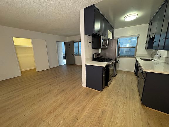 4th image of 1230 N Fuller Ave #3P