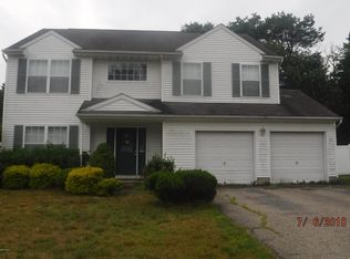 15 Ridgeview Dr, Manchester Township, NJ 08759