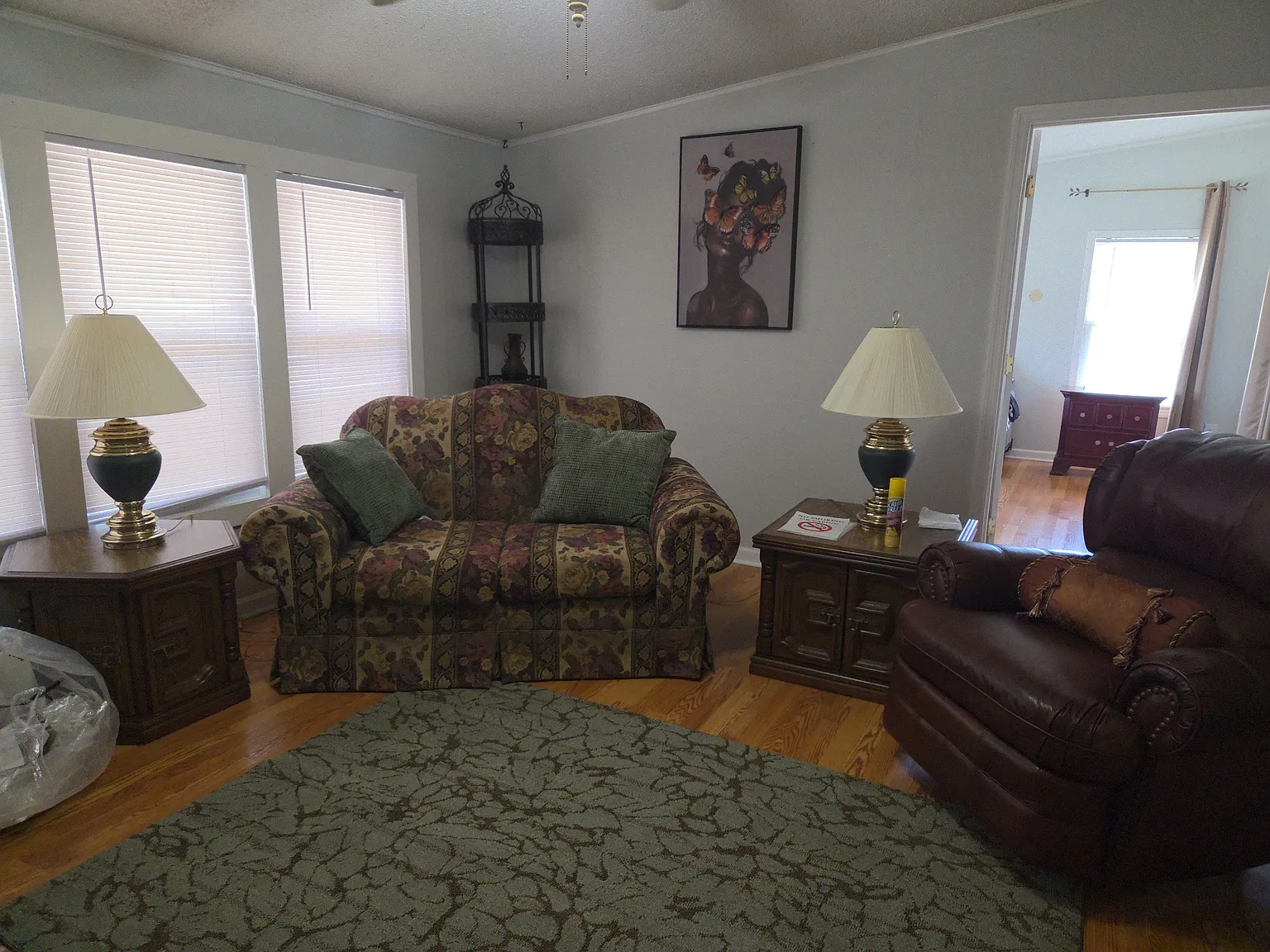 3 bed, 1552 sqft, $2,400 — Photo 1