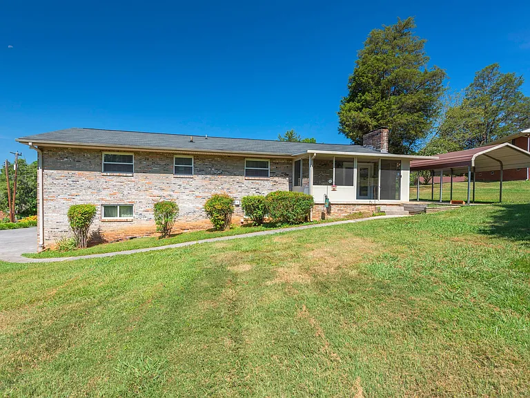 6216 Mountain Laurel Rd — Photo 37