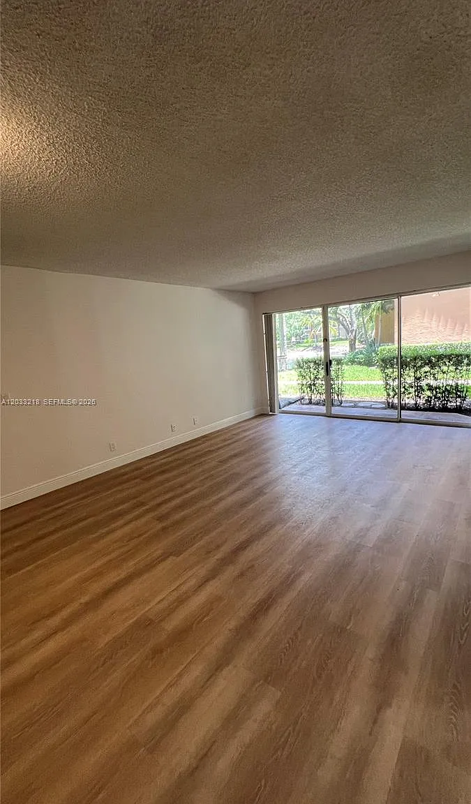 Edgewater Condo — Photo 4