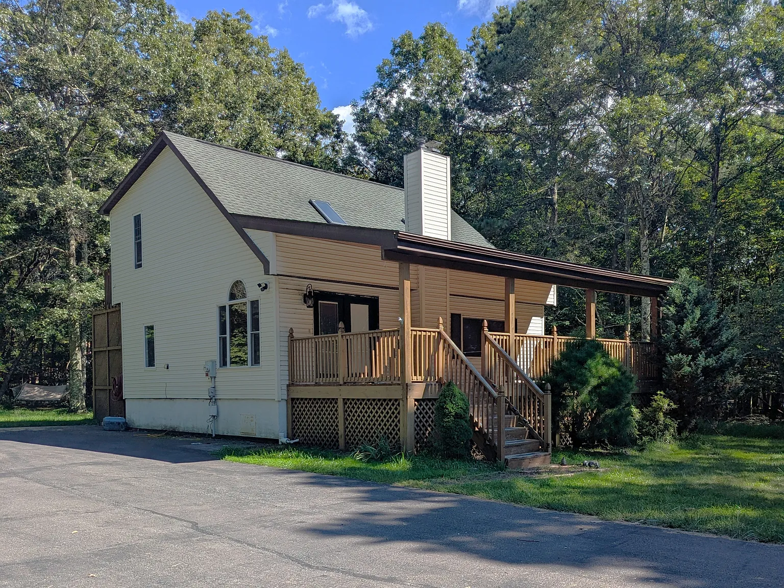 3 bed, 1425 sqft, $2,300 — Photo 3