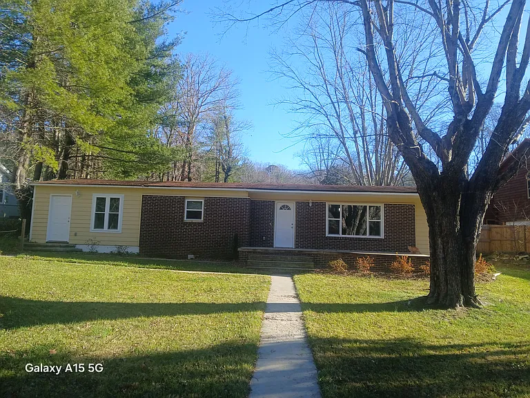 230 Northwest Ave — Photo 14
