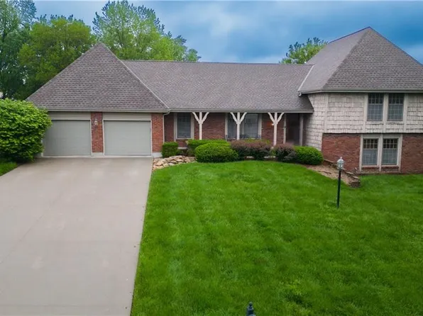 709 W Stonecrest Cir, Saint Joseph, MO 64506